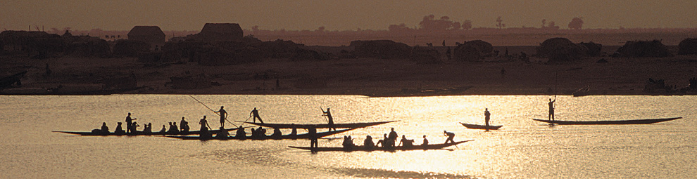 Mali, piroghe sul Niger